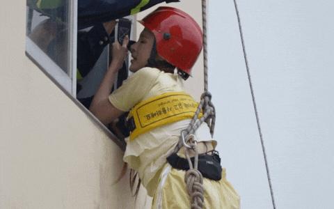 Tập 5 Chiến Sĩ Quả Cảm: Lan Ngọc lóng ngóng, Huyền Baby hoảng loạn, vợ Phan Mạnh Quỳnh tuyên bố 1 câu xanh rờn!- Ảnh 1.
