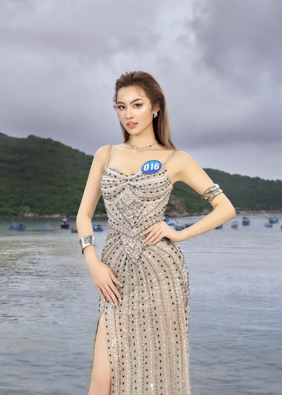 Dàn thí sinh Hoa hậu Đại dương Việt Nam 2025 khoe sắc vóc nóng bỏng tại vịnh Vĩnh Hy- Ảnh 9.