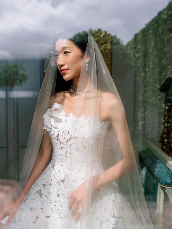 Đám cưới trăm tỷ của tiểu thư hot nhất TikTok lên thẳng Vogue: Dân tình hoài nghi mua bài- Ảnh 10. Đám cưới trăm tỷ của tiểu thư hot nhất TikTok lên thẳng Vogue: Dân tình hoài nghi mua bài- Ảnh 10.