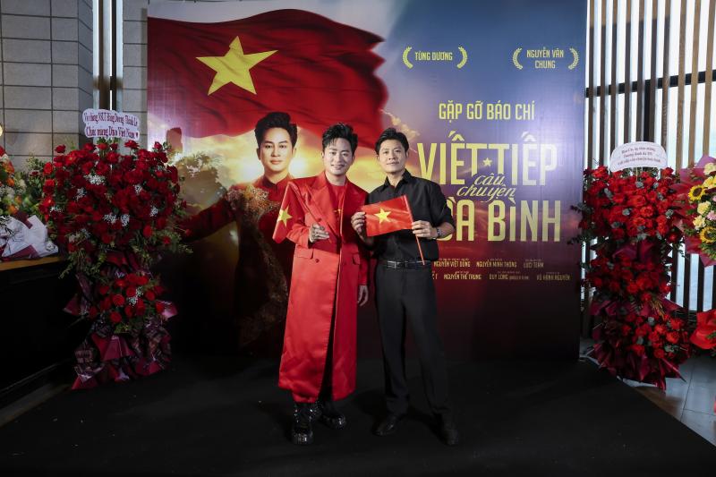 Khối học sinh “ra quân”: Các trường học đu trend “phủ đỏ” theo bản hit 6,5 tỷ view, nhìn mới thấy hoà bình đẹp thế nào!- Ảnh 5.