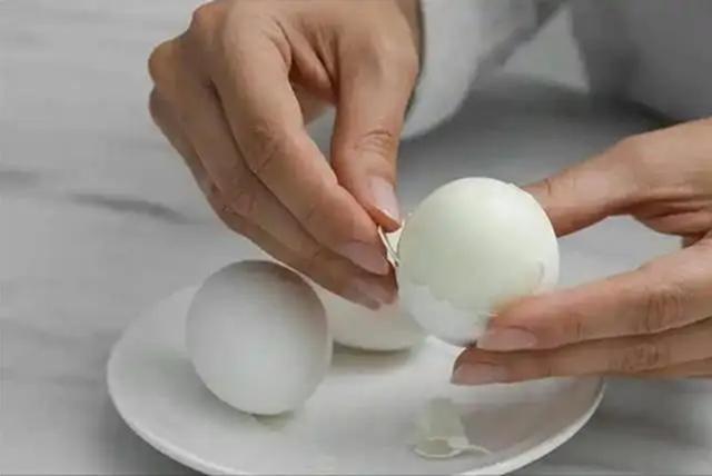 Ăn trứng luộc mỗi ngày bổ gan hay hại gan? Bác sĩ chỉ rõ 4 nguyên tắc cần nhớ- Ảnh 3.
