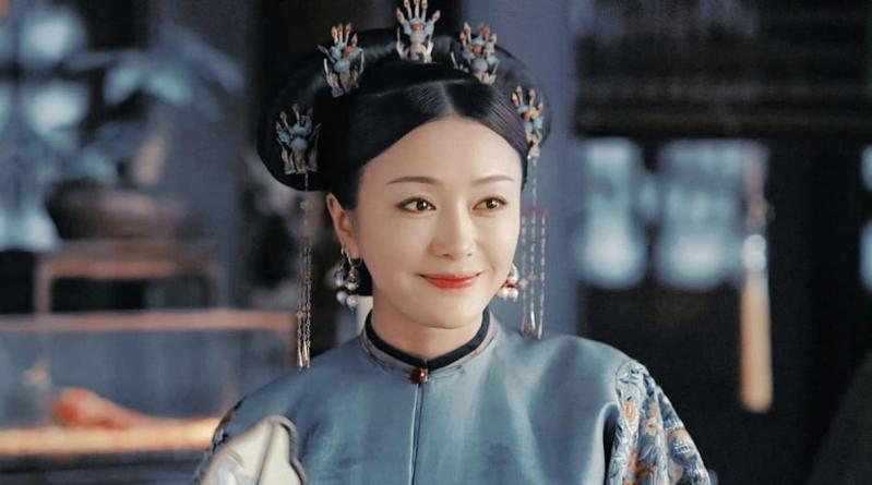 Cả phố náo loạn khi mỹ nhân này vừa bước xuống xe: Người đâu mà đẹp thế không biết, sang đến từng hơi thở- Ảnh 18. Cả phố náo loạn khi mỹ nhân này vừa bước xuống xe: Người đâu mà đẹp thế không biết, sang đến từng hơi thở- Ảnh 18.