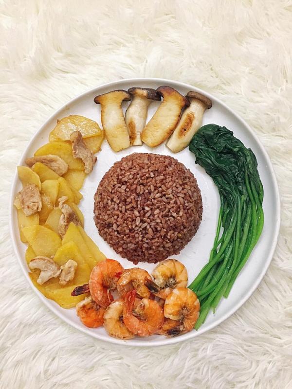 Cô gái gen Z gây sốt khi khoe thực đơn eat clean 50 ngày- Ảnh 5.