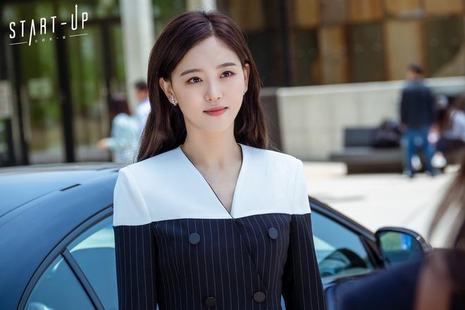 "Ác nữ" U40 đẹp ngang Yoona: Ngoài đời trẻ lâu không tưởng, từng có màn hở bạo đi vào lịch sử- Ảnh 5.