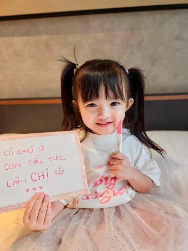 Đông Nhi - Ông Cao Thắng lần đầu đưa con gái Winnie lên sân khấu: Cực phẩm ngoan xinh yêu khiến khán giả mê mẩn!- Ảnh 5.
