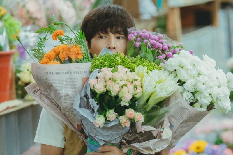 Khán giả lạnh nhạt với phim mới của Song Joong Ki, netizen mỉa mai: Người đàn ông hai lần hôn nhân, giờ đóng phim lãng mạn xem thấy kì- Ảnh 5.