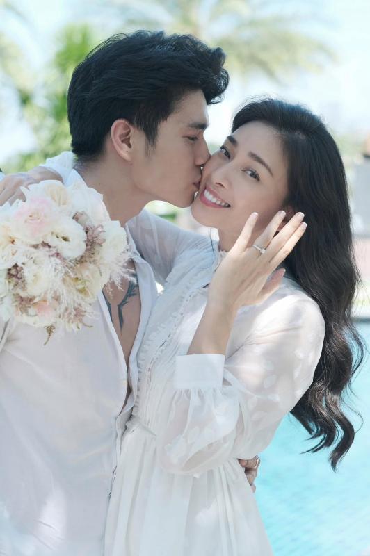 Cặp chị - em lệch 11 tuổi Vbiz: Giấu kín bưng chuyện hẹn hò, từng suy sụp vì khó có con- Ảnh 5.