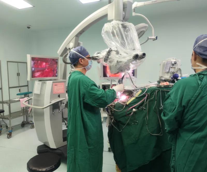 Chàng trai 26 tuổi phát hiện "BOM nổ chậm" trong não nhờ 1 khó chịu người hay dùng điện thoại, máy tính "gặp như cơm bữa"- Ảnh 2. Chàng trai 26 tuổi phát hiện "BOM nổ chậm" trong não nhờ 1 khó chịu người hay dùng điện thoại, máy tính "gặp như cơm bữa"- Ảnh 2.