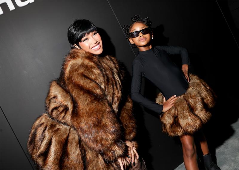 Con gái Cardi B thành hiện tượng tại fashion week: 7 tuổi nhưng "slay" át cả mẹ!- Ảnh 5.