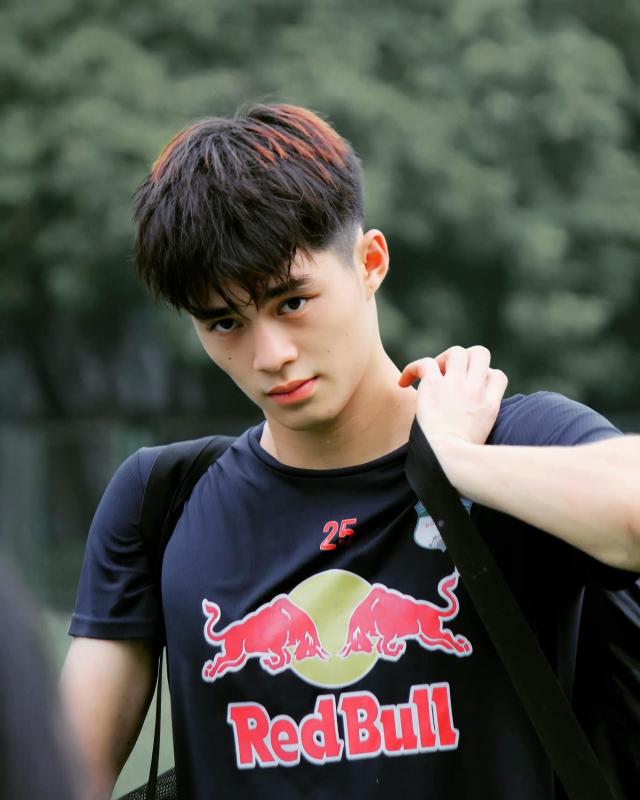 Thủ môn U23 Việt Nam cao 1m91, visual cực điển trai đến Duy Mạnh còn phải khen nức nở- Ảnh 3.