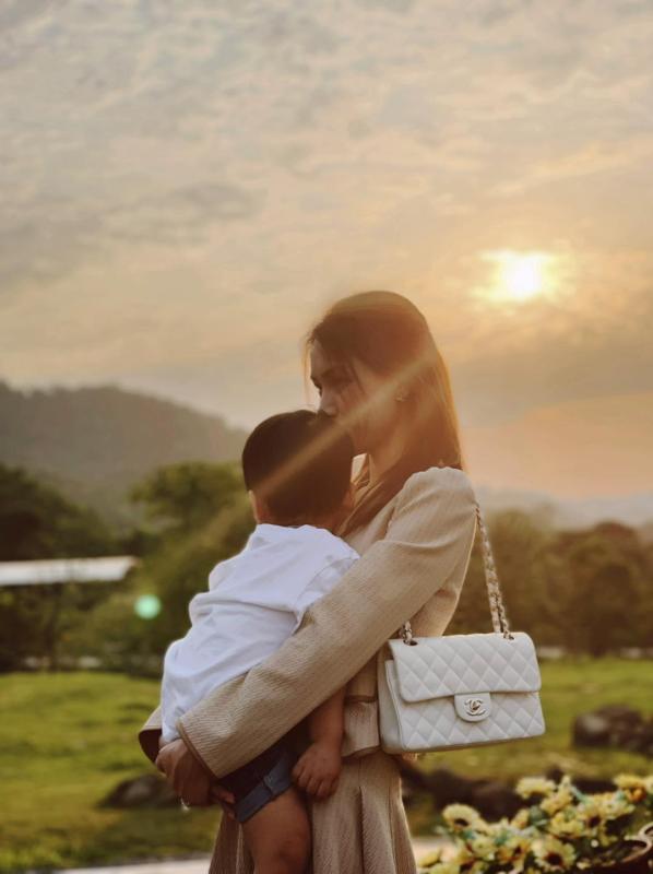 Hòa Minzy nhói lòng vì câu nói hồn nhiên của con trai, hé lộ lý do ít chia sẻ hình ảnh bé- Ảnh 7.