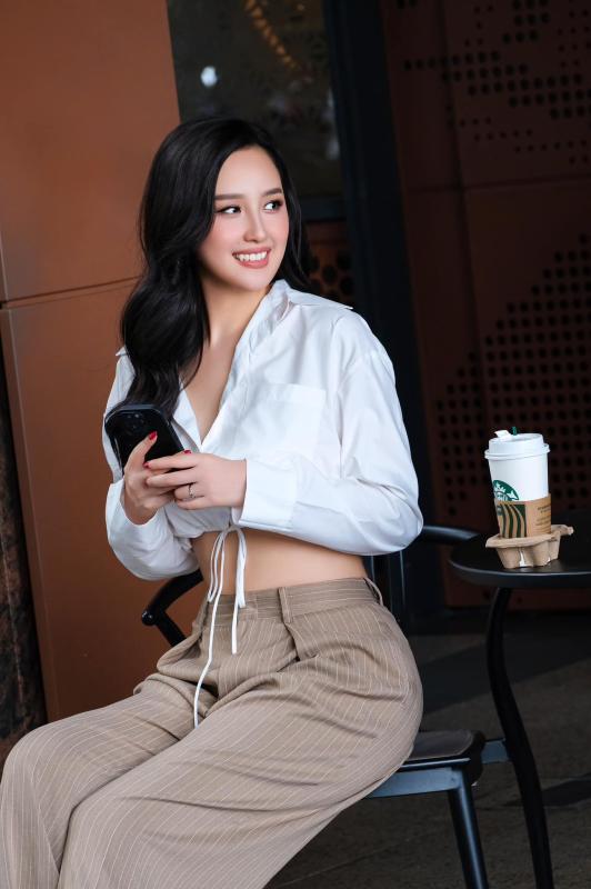 Mai Phương Thuý cực quyến rũ trên sân tennis, trong tủ đồ lượng outfit tennis nhiều hơn quần áo mặc hàng ngày- Ảnh 21.