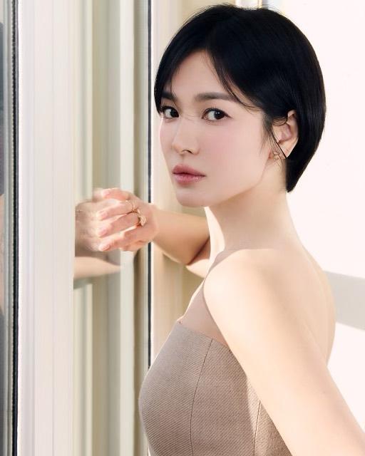 Song Hye Kyo tuổi trung niên khiến chị em ngưỡng mộ vì vóc dáng đại mỹ nhân: Cô ấy tập môn thể thao gì thế?- Ảnh 5.