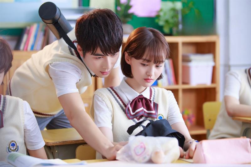 Vai diễn vận vào đời: Sao nam trải qua 4 ca phẫu thuật trong 2 năm, 11 bộ phim bị gỡ- Ảnh 6.