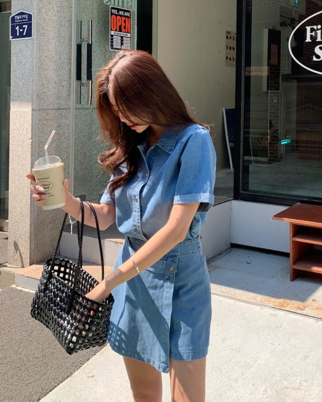 Xu hướng đồ denim mùa thu 2025 quá đẹp, chị em phải có 4 item này để sành điệu vượt bậc- Ảnh 1.