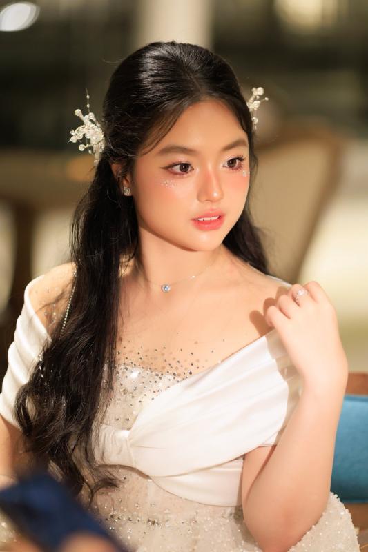 Showbiz Việt xuất hiện tiểu thư hào môn visual như Kim Tae Hee, đối thủ "một chín một mười" của Lọ Lem là đây!- Ảnh 2.