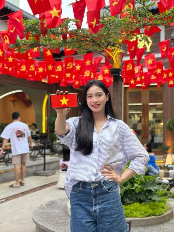 Visual sáng bừng hoà chung không khí yêu nước của hotgirl bóng chuyền Nguyễn Thị Phương- Ảnh 5.