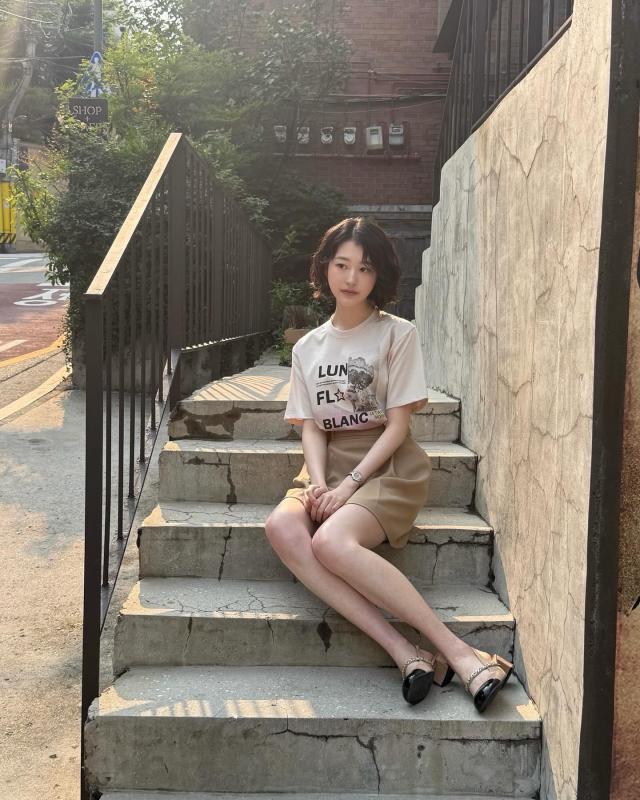Nữ diễn viên xinh không đối thủ trên màn ảnh Hàn, style ngoài đời xinh tươi và đậm chất nữ tính- Ảnh 7.