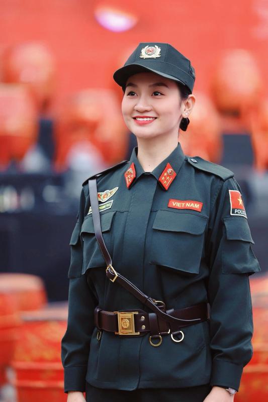 Đại uý Công an xinh đẹp, giỏi võ quật ngã "quái xế" ở Hồ Gươm: Tôi vẫn còn độc thân- Ảnh 3.