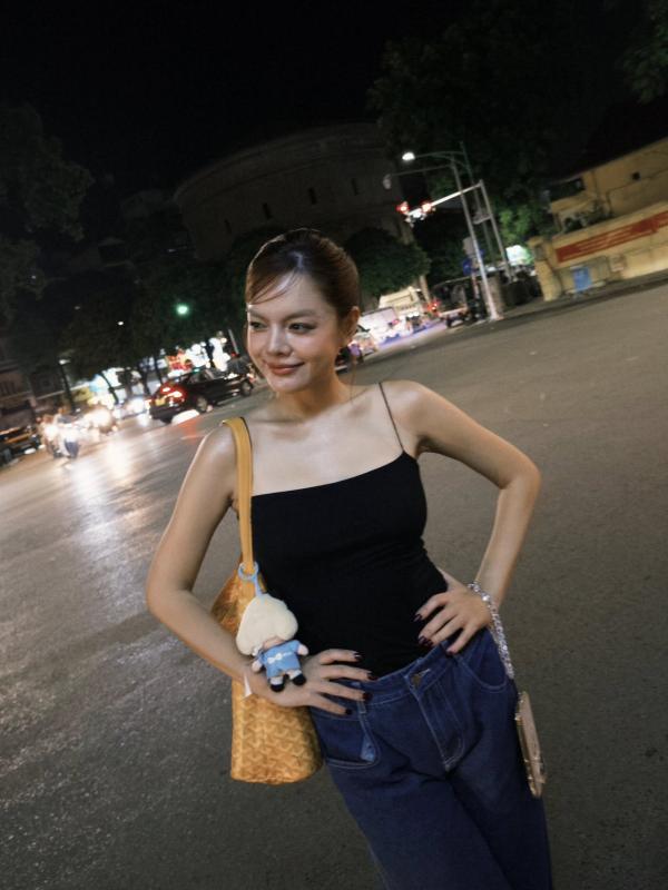 Ngoài 40 tuổi, phong cách thời trang của Phạm Quỳnh Anh ngày càng trẻ ra- Ảnh 7. Ngoài 40 tuổi, phong cách thời trang của Phạm Quỳnh Anh ngày càng trẻ ra- Ảnh 7.