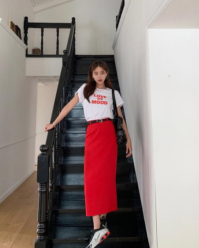 Trang phục màu đỏ chính là xu hướng hot nhất thu này: 10 cách diện giúp nàng nổi nhất khu phố, độ sang chảnh miễn bàn- Ảnh 6.