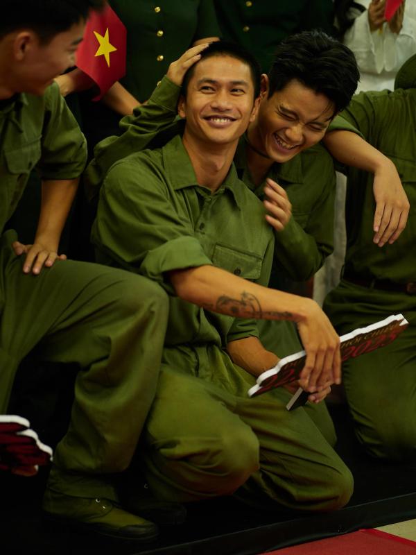 Sao nghĩ ra câu hát “hết kháng chiến con còn chưa về, mẹ ơi vui lên, mẹ có đứa con anh hùng” hay thế nhỉ?- Ảnh 3.