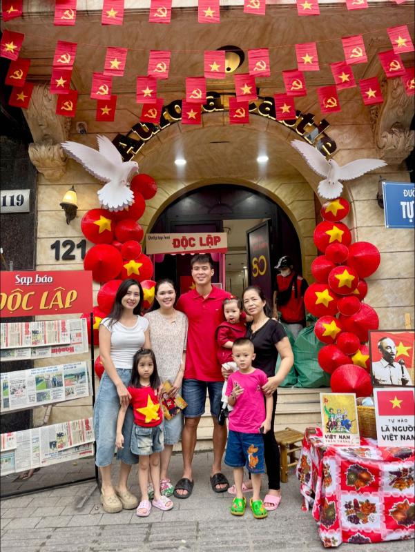 Chị chồng vô tình để lộ biểu cảm của vợ Duy Mạnh khi ở nhà chồng: Có kiêu kì, xa cách như anti-fan gièm pha?- Ảnh 4.
