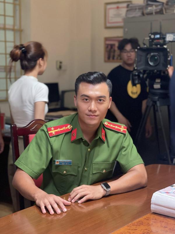 Cơ trưởng hot nhất Tử Chiến Trên Không: Diễn bằng mắt quá đỉnh, đóng mãi 1 kiểu vai vẫn không ai chê nổi- Ảnh 5.