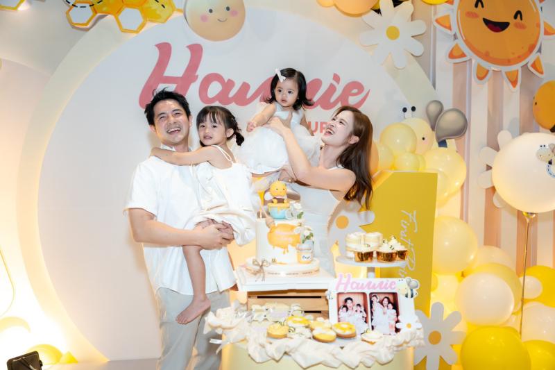 4 màn cầu hôn độc lạ nhất Vbiz: Người chi 3 tỷ đồng, người 