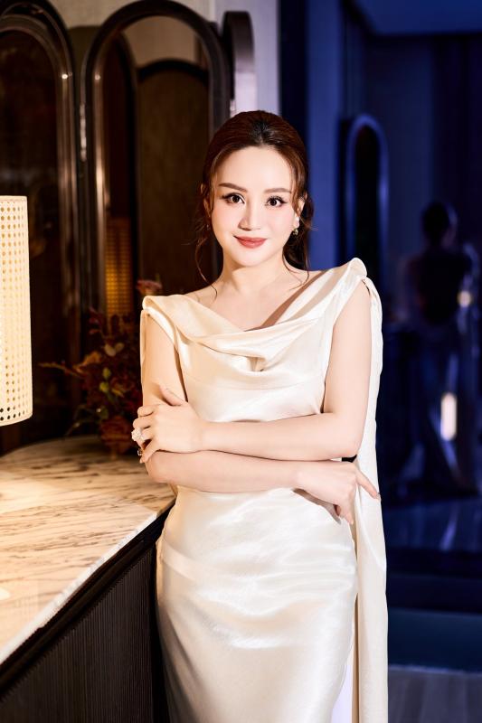Nữ ca sĩ “sượng trân” khi được giới thiệu là nghệ sĩ “sạch”, lập tức đính chính: Không thích drama mà drama thích tôi- Ảnh 2.