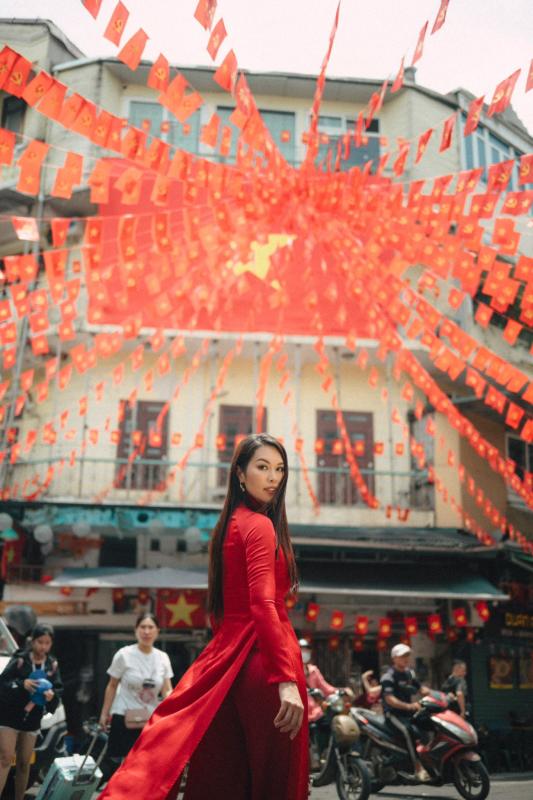 Dàn sao nhuộm đỏ MXH, không khí vui hơn Tết: Outfit xịn nhất chính là "merch quốc dân"- Ảnh 33.