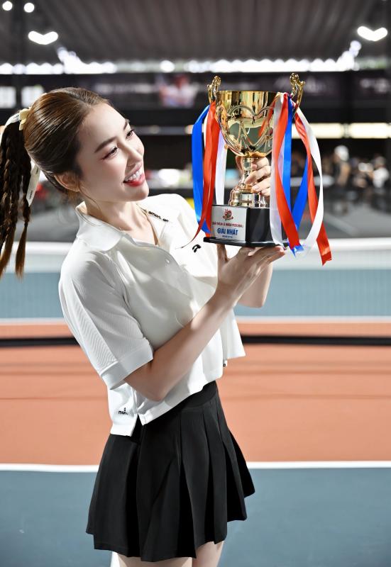 Nhan sắc nữ CEO thay 7 bộ đồ hiệu trong một giải đấu: “Có tháng tôi chi gần 200 triệu cho pickleball, 30 ngày là 30 outfit không trùng”- Ảnh 6.
