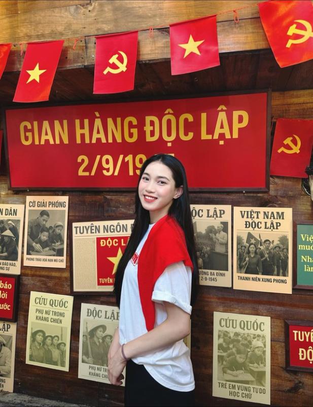 Visual sáng bừng hoà chung không khí yêu nước của hotgirl bóng chuyền Nguyễn Thị Phương- Ảnh 2.