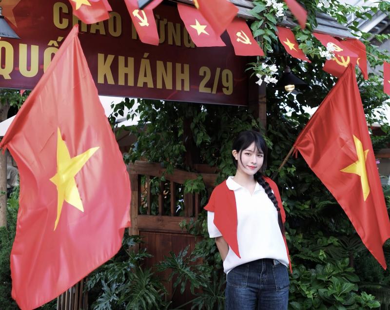 Văn Thanh và bạn gái 