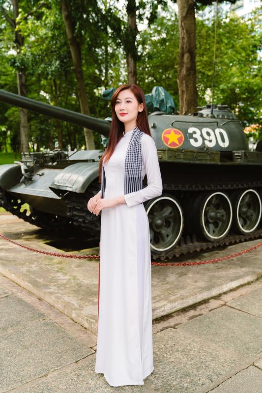 Dàn sao nhuộm đỏ MXH, không khí vui hơn Tết: Outfit xịn nhất chính là "merch quốc dân"- Ảnh 28.