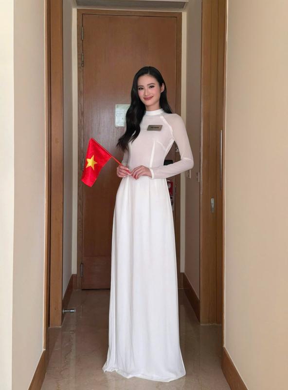 Dàn sao nhuộm đỏ MXH, không khí vui hơn Tết: Outfit xịn nhất chính là "merch quốc dân"- Ảnh 30.