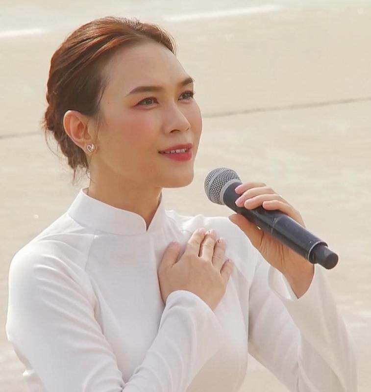 Mỹ Tâm: “Có bạn hỏi tôi ăn gạo gì, uống nước gì mà trẻ thế - tôi ăn gạo quê hương, uống nước nhớ nguồn nên trẻ đó”- Ảnh 1.