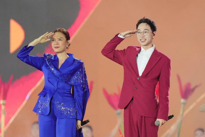 Hai nghệ sĩ trẻ vinh dự trình diễn từ Đại lễ A50 tới A80: Đây chính là “trai tài gái giỏi” được Tổ quốc tin tưởng!- Ảnh 4.