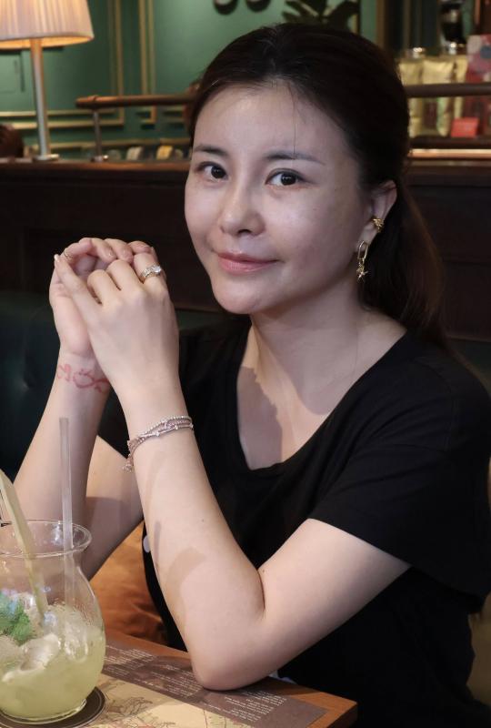 Nữ diễn viên Việt vừa phẫu thuật thẩm mỹ mặt ở Hàn Quốc bị chê mạnh, phải vội lên tiếng làm rõ 1 thông tin- Ảnh 3.