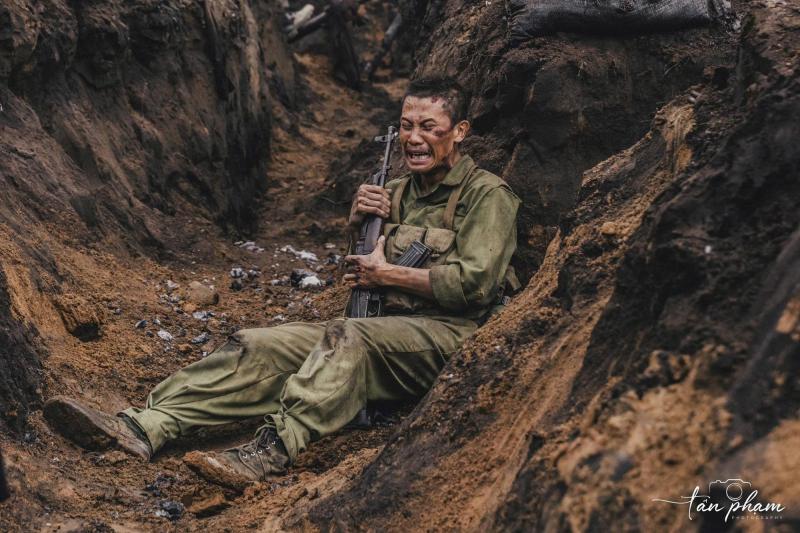 Chi tiết đắt giá nhất Mưa Đỏ: Tờ tiền của anh Tạ trước khi hy sinh khiến khán giả vỡ òa- Ảnh 5.