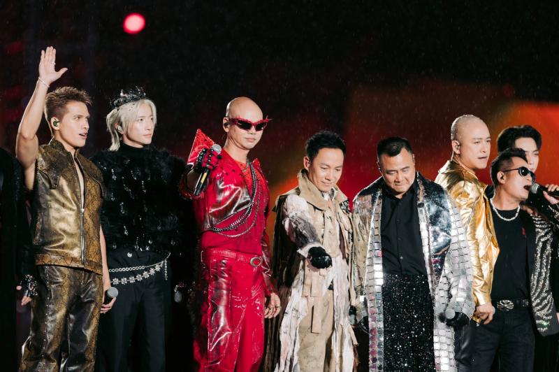 Chuỗi concert Anh Trai Vượt Ngàn Chông Gai khép lại trong nước mắt- Ảnh 3.