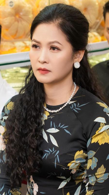 Nữ diễn viên phim Mưa Đỏ lên tiếng tin thông tin 