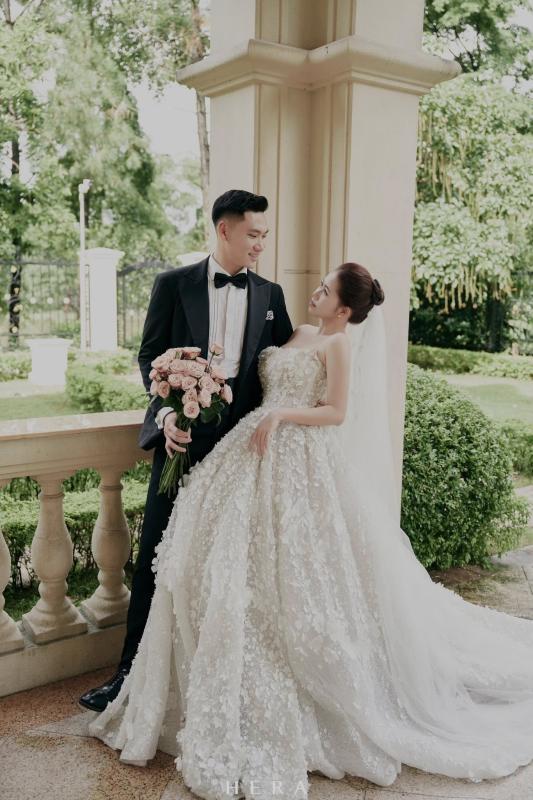 Thủ môn ĐT Việt Nam tung ảnh cưới 