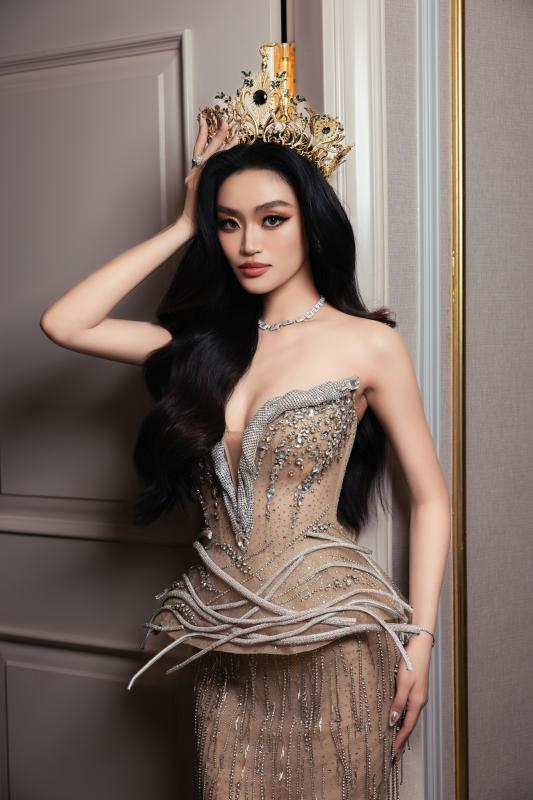 Hoa hậu Yến Nhi rơi vương miện khi vừa lên đường chinh chiến Miss Grand- Ảnh 3. Hoa hậu Yến Nhi rơi vương miện khi vừa lên đường chinh chiến Miss Grand- Ảnh 3.