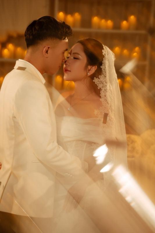 Ảnh cưới đẹp lung linh của tiền vệ ĐT Việt Nam và cô chủ tiệm vàng- Ảnh 9.