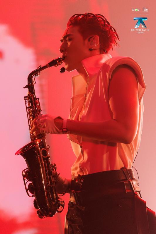 Live Stage 1 Anh Trai Say Hi mùa 2: Chạm tay là có hit, nhưng dàn sao kém tiếng vẫn khó bật lên giữa các anh lớn- Ảnh 10.