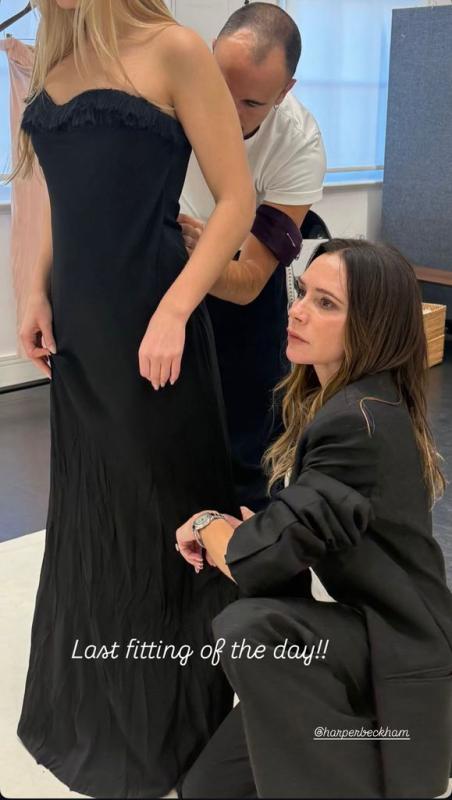 Tiểu thư Harper Beckham 14 tuổi “lột xác” cực chất ở hậu trường Paris Fashion Week- Ảnh 1. Tiểu thư Harper Beckham 14 tuổi “lột xác” cực chất ở hậu trường Paris Fashion Week- Ảnh 1.