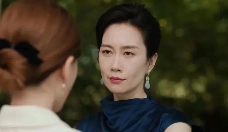 Hãy Để Tôi Tỏa Sáng có nguy cơ lỗ nặng, Triệu Lộ Tư lép vế trước 
