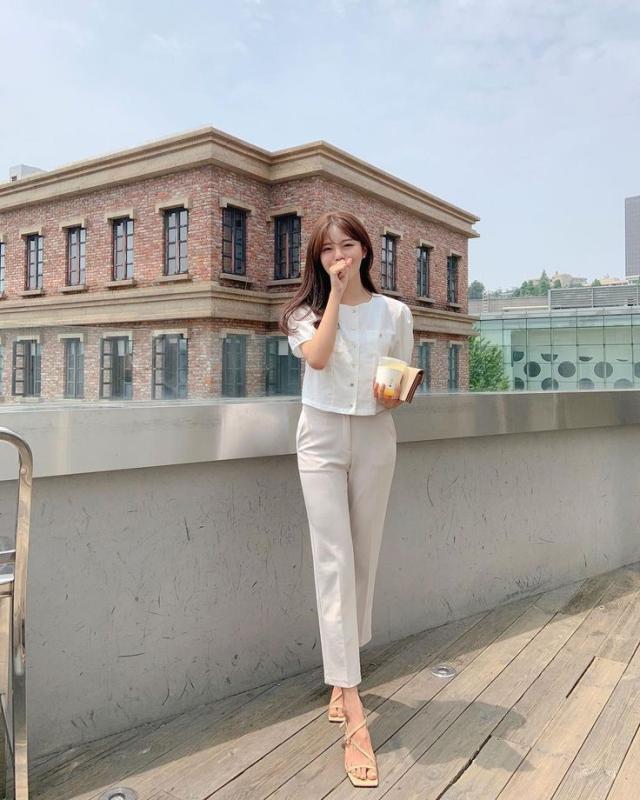 Chiếc quần phổ biến nơi công sở nhưng rất “hại” cho dáng của chị em sau 35- Ảnh 2.