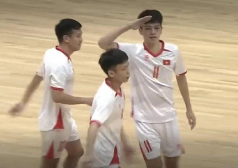 Tuyển futsal Việt Nam thắng đậm 7-2 Trung Quốc, rộng cánh cửa vào VCK futsal châu Á- Ảnh 1.